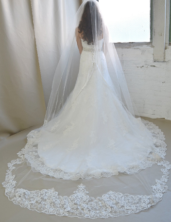 extra-width-wedding-veils.png